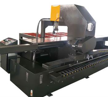 金鋒鋸業(yè)特色設(shè)備—滑車(chē)立式帶鋸床