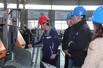 金鋒鋸業(yè)為新員工舉辦帶鋸床知識技能培訓(xùn)